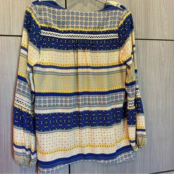 Collective Concepts Blouse with Crochet Trim Size S NWT - Picture 6 of 7